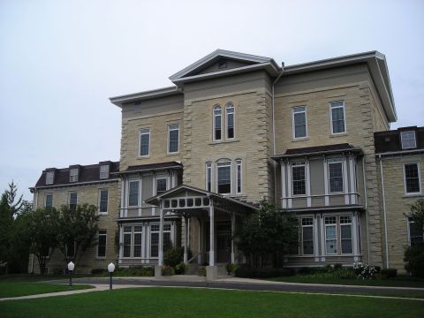 The Stories Behind This Former Illinois Sanitarium Will Astound You