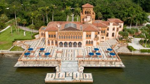 Not Many People Realize This Incredible Palace Is Hiding In Florida