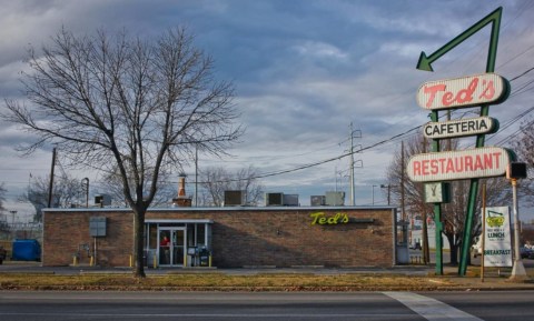 These 9 Cafeteria-Style Restaurants In Alabama Will Take You Back To The Good Old Days