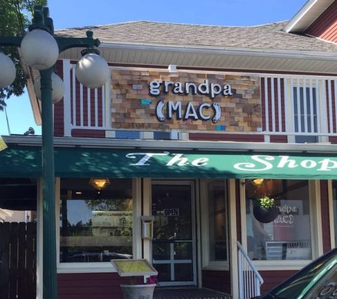 This Tiny Restaurant Serves The Best Mac and Cheese In Delaware