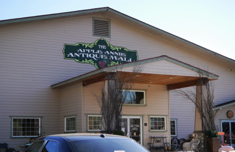 You May Never Want To Leave Apple Annie’s, A Massive Antique Mall In Washington