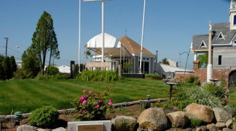 The Chapel In Rhode Island That's Located In The Most Unforgettable Setting