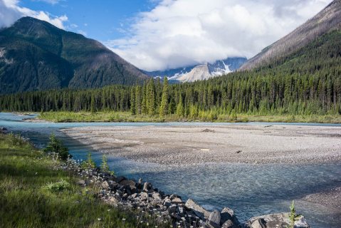 The Beautiful Idaho River That Actually Flows Through Two Countries At Once