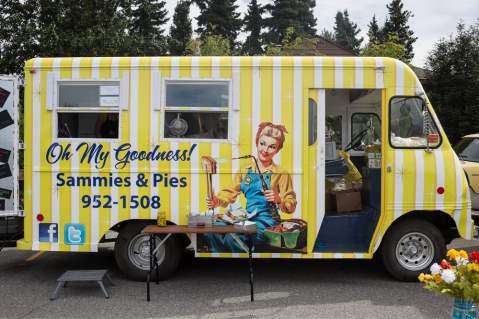 The Mobile Restaurant In Alaska That Serves Grilled Cheese To Die For