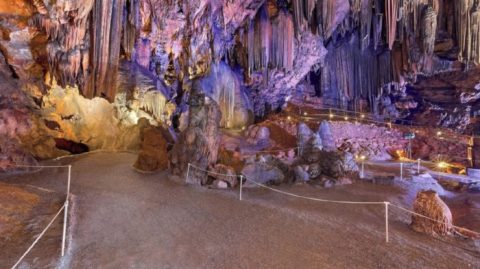 You'll Never Forget Your Trip To These Amazing Caves Hiding In Alabama