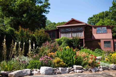 There's A Steakhouse In A Log Cabin In Oklahoma And It's Totally Worth A Visit