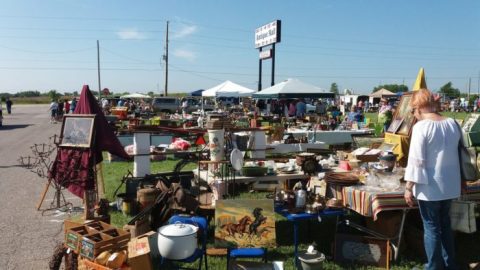 You’ll Never Want To Leave The Massive Paramount Antique Mall In Kansas