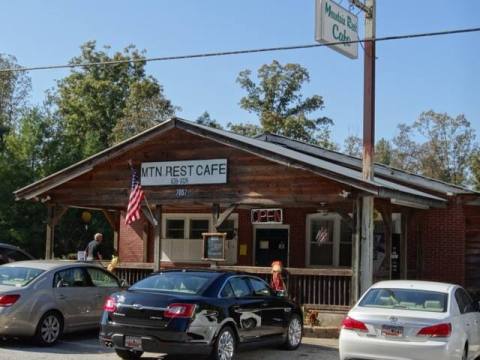 The Beautiful Restaurant Tucked Away In A South Carolina Forest Most People Don’t Know About