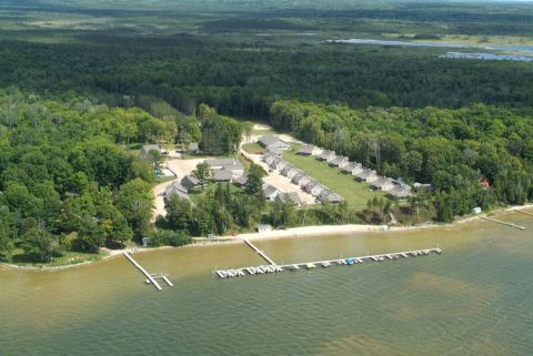 The Lakefront Resort In Michigan That Feels Like Its Own Tiny Town