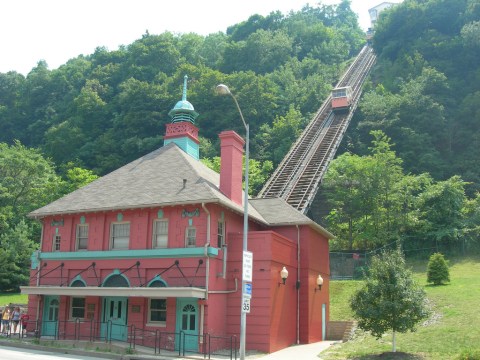 The Oldest Funicular In America Is Right Here In Pittsburgh And It's Amazing