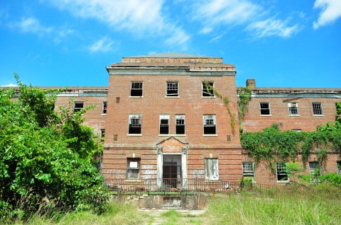 There's Something Chilling About This Abandoned Hospital In Maryland