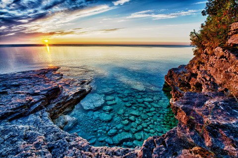 A Spectacular Park In Wisconsin, Cave Point Is Basically Heaven On Earth