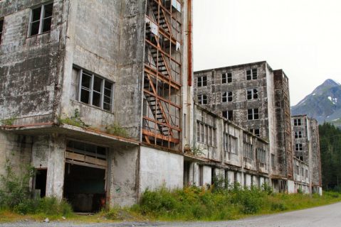 15 Staggering Photos Of An Abandoned Military Barracks Hiding In Alaska