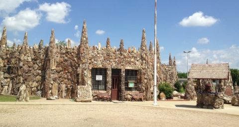 This Roadside Attraction In South Dakota Is The Strangest Thing You've Ever Seen