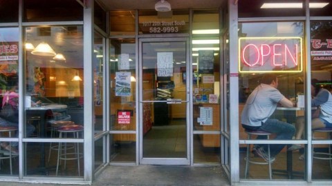 The Tiny Restaurant In Alabama That's Famous For Serving The Most Delicious Philly Cheesesteaks