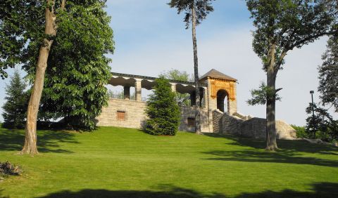 The Massachusetts State Park That's Built On The Ruins Of A Castle