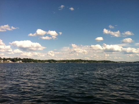 The Incredible Spring-Fed Lake Near Pittsburgh You Absolutely Need To Visit