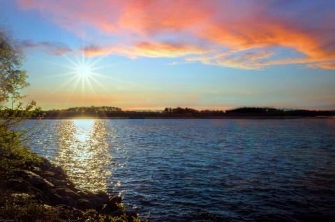 The One Lake In Georgia That Is Perfect For A Spring Adventure