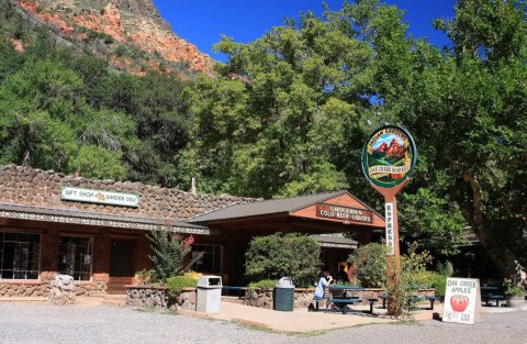 The Secluded Restaurant In Arizona That Looks Straight Out Of A Storybook
