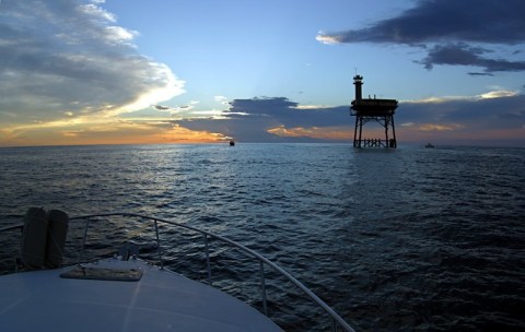 The Lighthouse Hotel In North Carolina That's Surrounded By Ocean In Every Direction