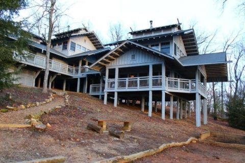 The Gorgeous Lodge In Georgia That's So Secluded You Can Only Access It By Hike