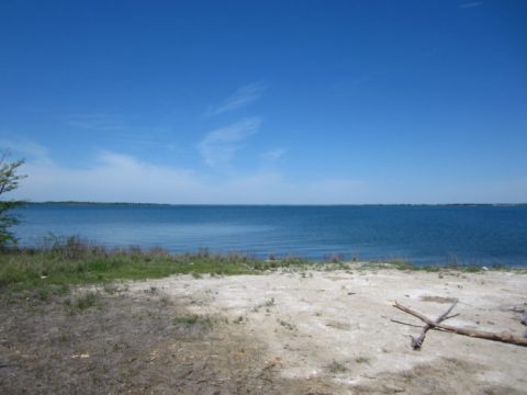 The Underrated Beach With The Whitest, Most Pristine Sand In Kansas