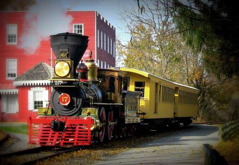 Journey Back In Time Aboard This Old-Fashioned Steam Train In Pennsylvania