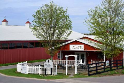 This Charming Restaurant In The Heart Of Wine Country Is A Michigan Dream