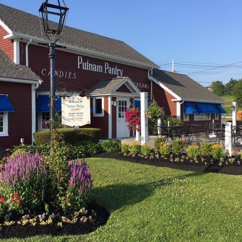 This Epic Ice Cream Buffet In Massachusetts Is Everything You’ve Ever Wanted