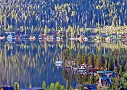 These 5 Charming Waterfront Towns Near Denver Are Perfect For A Day Trip