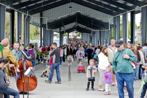 Everyone In Michigan Must Visit This Epic Farmers Market At Least Once