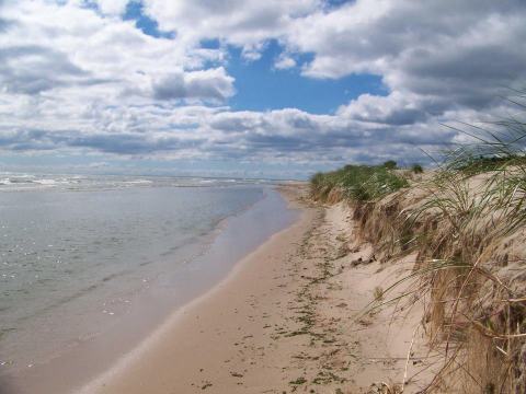 8 Stunning Wisconsin Beaches That Look And Feel Like The Ocean