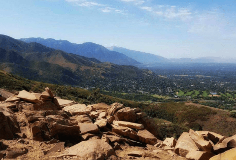 The Hiking Trail In Utah With The Most Jaw-Dropping View