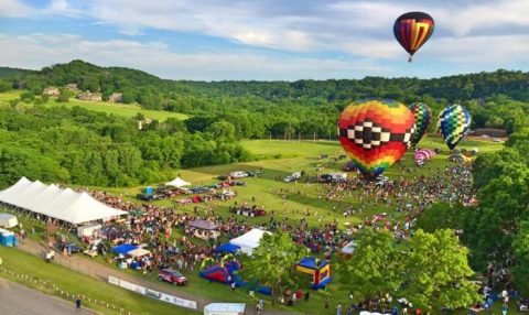 10 Incredible Hot Air Balloon Festivals That Only Happen In Illinois