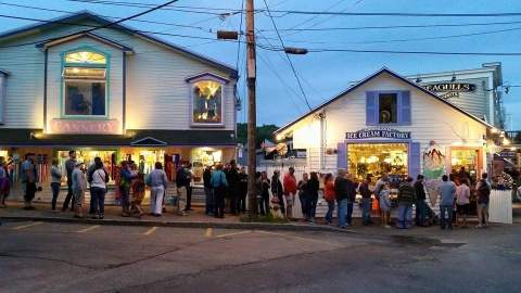 A Trip To This Epic Ice Cream Factory In Maine Will Make You Feel Like A Kid Again