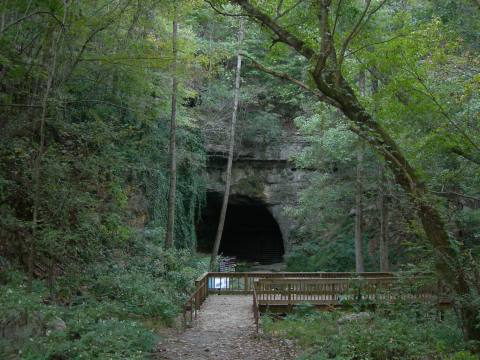 You Absolutely Must Visit This Unique Cave Hiding In Alabama This Summer