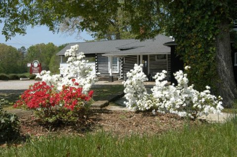 The Mom & Pop Restaurant In Virginia That Serves The Most Mouthwatering Home Cooked Meals