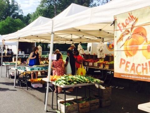 Everyone In Virginia Must Visit This Epic Farmers Market At Least Once