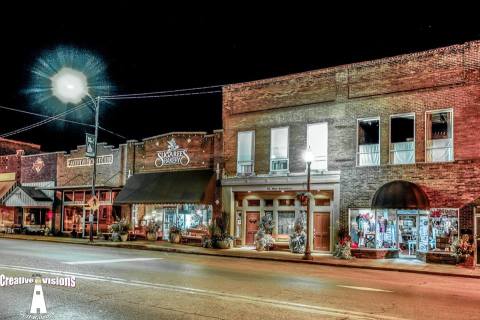 Head To This Small Town Mississippi Bakery For Some Of The Most Epic Pie In The South