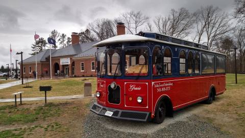 The Virginia Wine Trolley Tour You’ll Absolutely Love