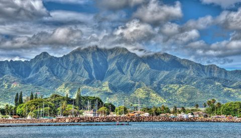 These 11 Charming Waterfront Towns In Hawaii Are Perfect For A Day Trip