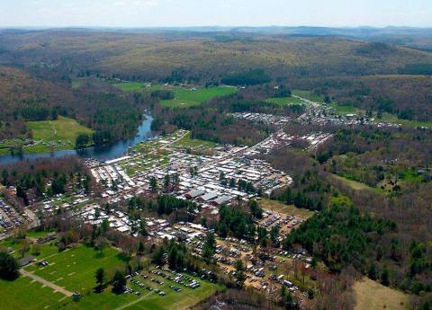 The World’s Largest Antique Fair Is Right Here In Massachusetts And You’ll Want To Visit