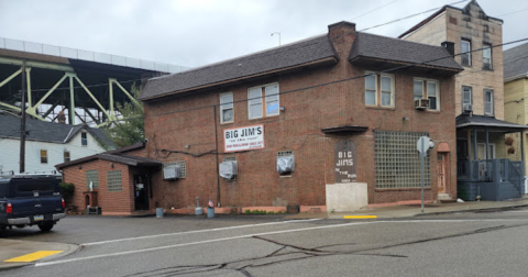 This Restaurant In Pittsburgh Doesn't Look Like Much - But The Food Is Amazing