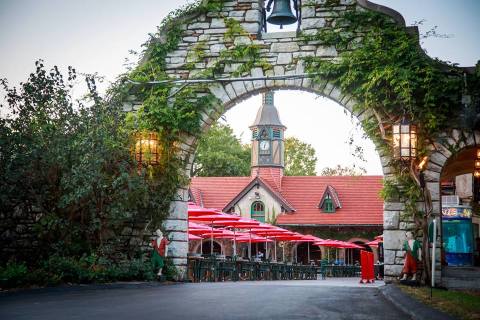 This Unique Missouri Family Attraction Is Perfect For A Summer Day Trip