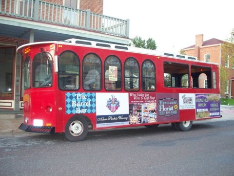 The Missouri Wine Trolley Tour You’ll Absolutely Love