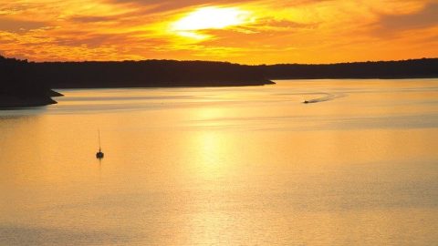 The Underrated Missouri Lake That’s Perfect For A Summer Day