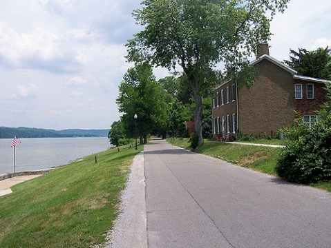 These 7 Charming Waterfront Towns In Kentucky Are Perfect For A Day Trip