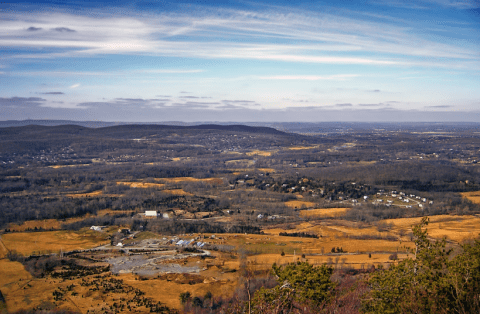 The Hiking Trail Hiding In New Jersey That Will Transport You To Another World