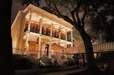 Not Many People Realize These 8 Little Known Haunted Places In New Orleans Exist