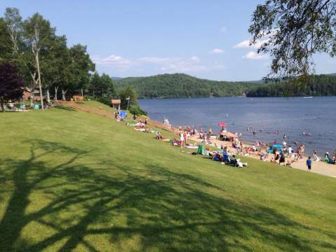 The Underrated New York Lake That's Perfect For A Summer Day